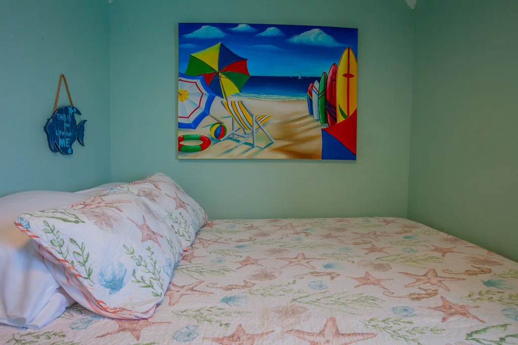 Second bedroom with coastal bedding